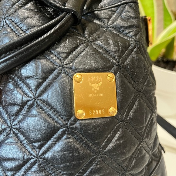 MCM VINTAGE MINI DRAWSTRING BUCKET BLACK LEATHER BAG - Picture 4 of 13